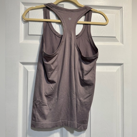 Lululemon Swiftly Tech Tank Top EUC Size 6 - Picture 3 of 4